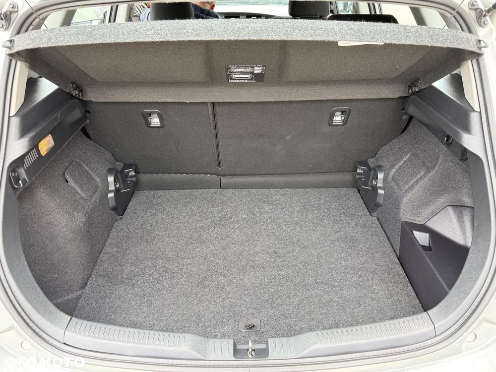 Toyota Auris Hybrid 135 Premium - 29
