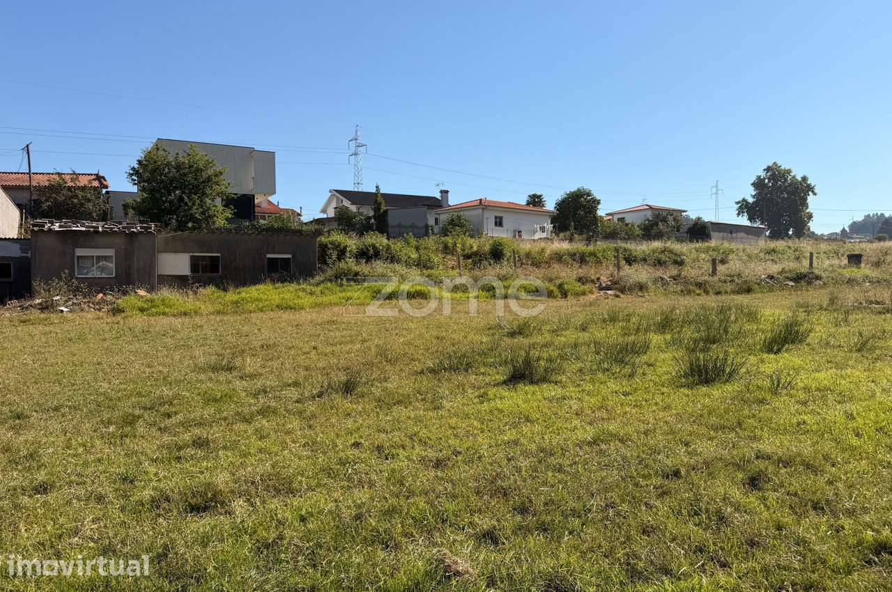 Terreno Com Ruína T2 - Grande imagem: 2/15
