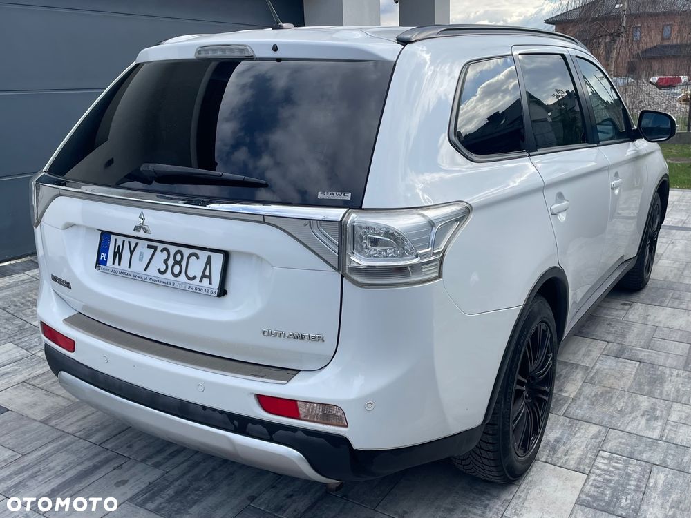 Mitsubishi Outlander - 4