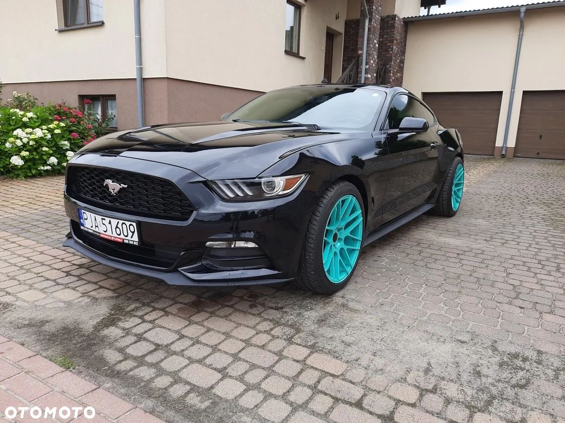 Ford Mustang - 1