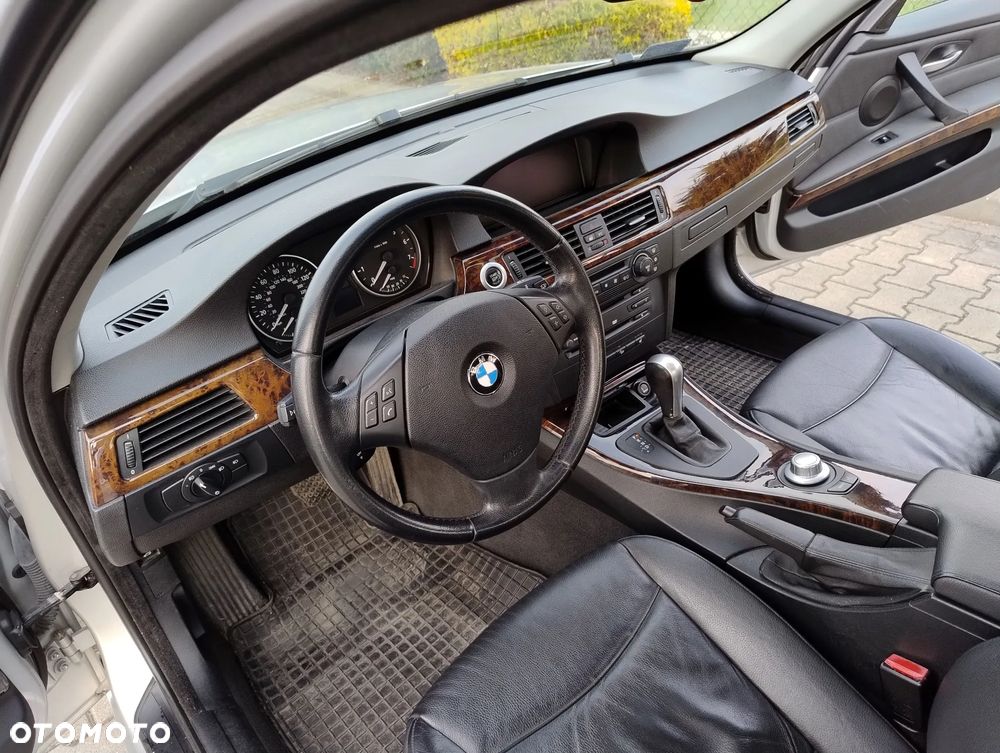 BMW Seria 3 325xi - 8