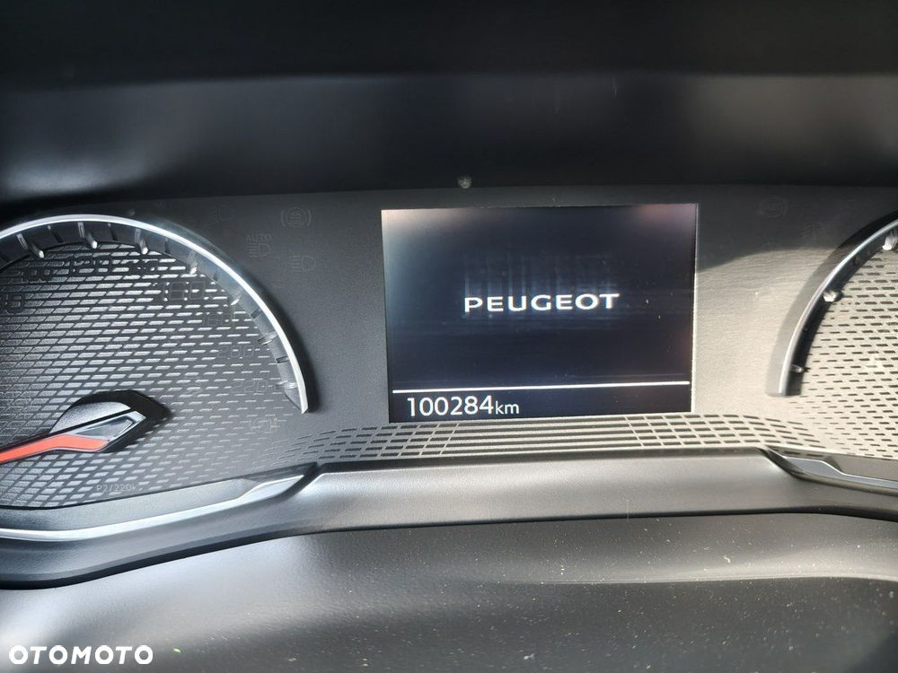 Peugeot 2008 1.2 PureTech Active Pack S&S - 9