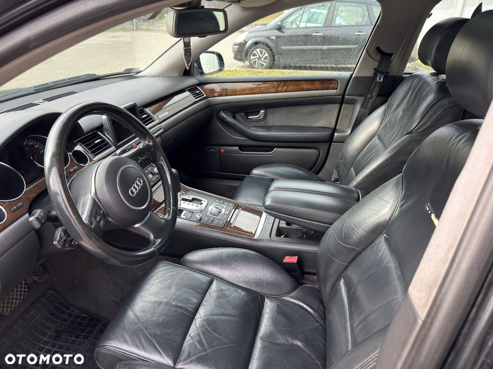 Audi A8 4.2 Quattro - 7