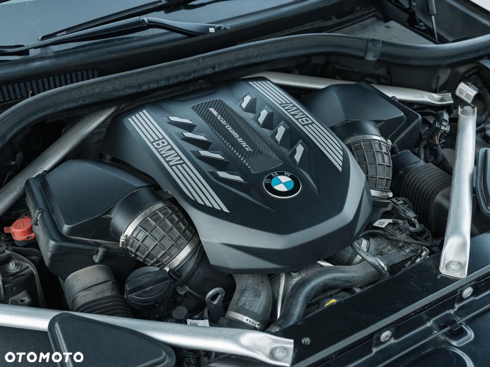 BMW X5 M M50i - 20