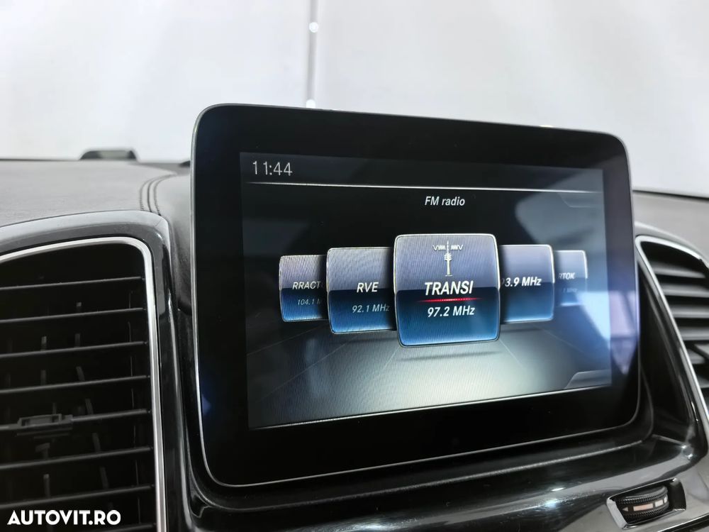 Mercedes-Benz GLS - 25