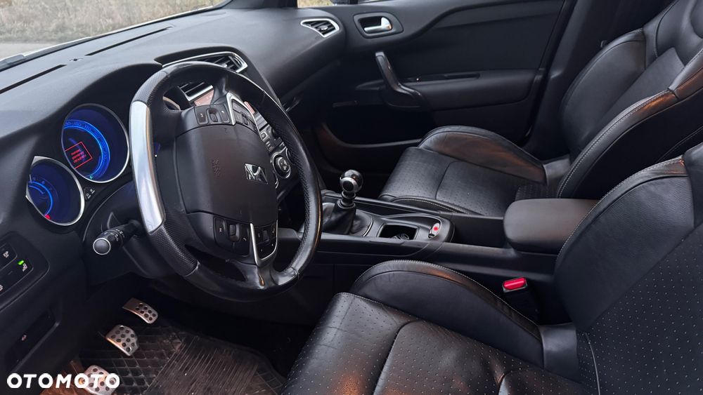 Citroën DS4 HDi 110 SoChic - 8