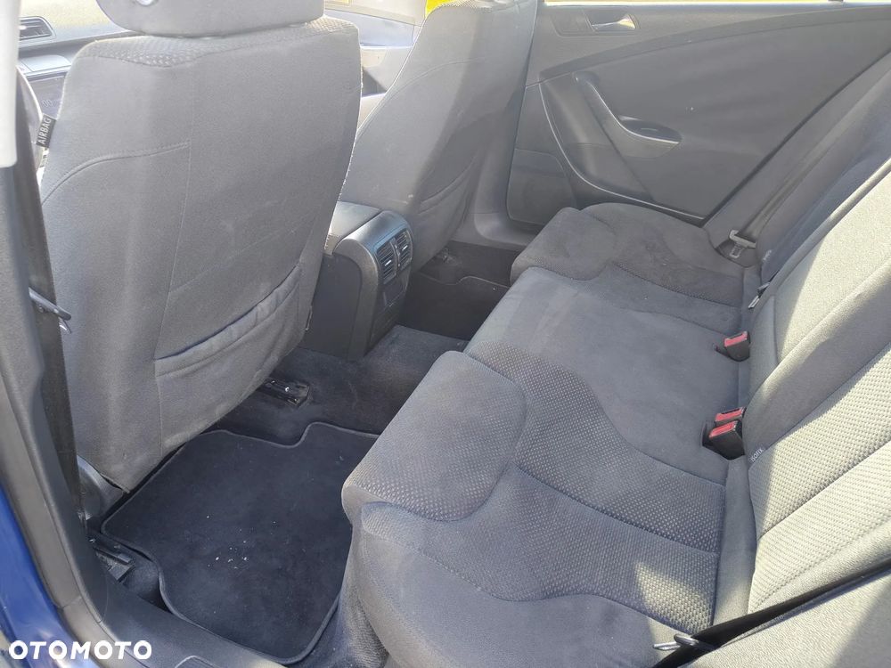 Volkswagen Passat 1.9 TDI Comfortline - 11