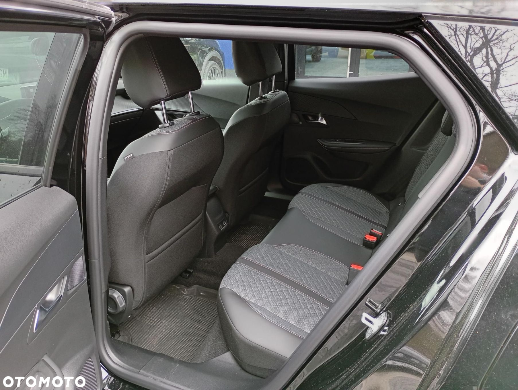 Peugeot 2008 - 12