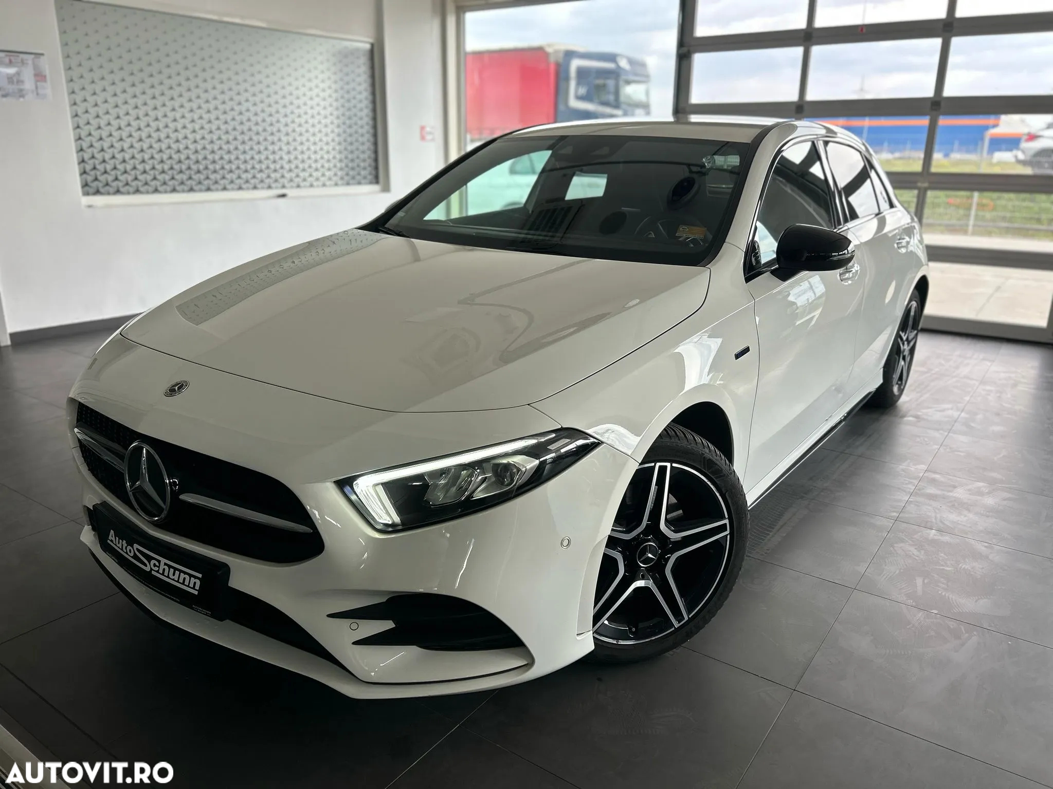 Mercedes-Benz A 250 e 8G-DCT Lim. AMG Line Advanced - 2