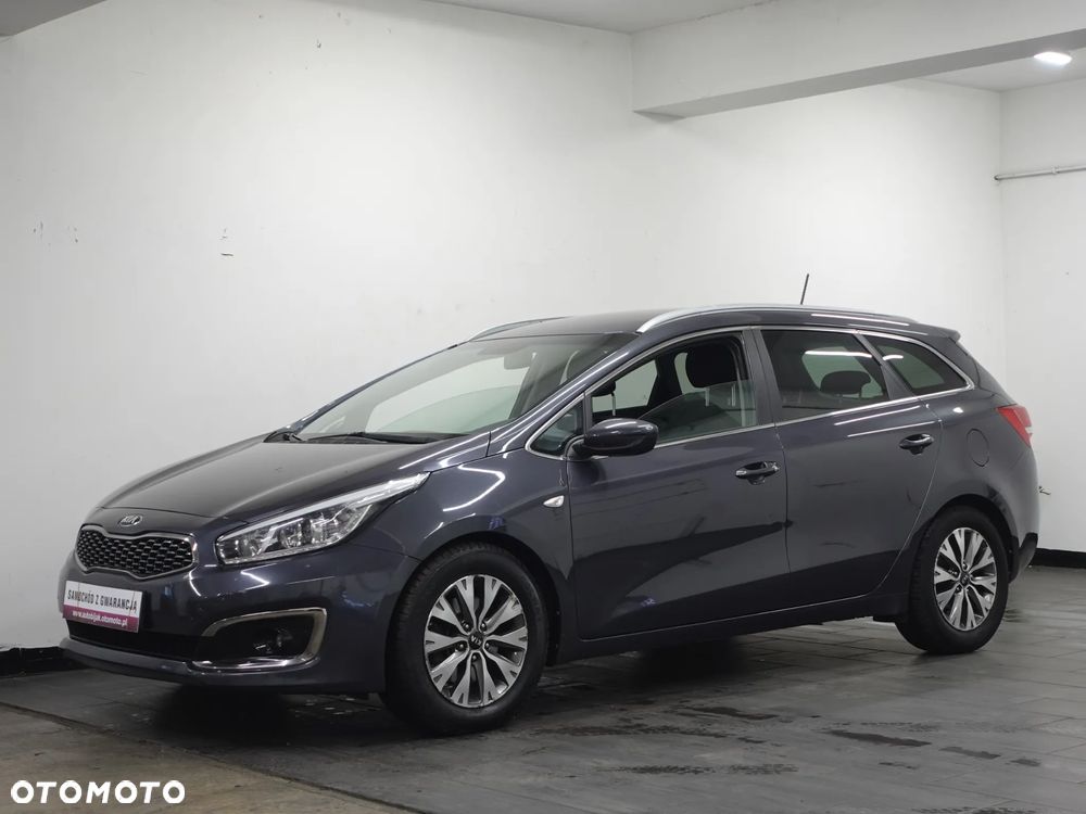 Kia Ceed 1.6 CRDi 136 DCT ISG Spirit - 4