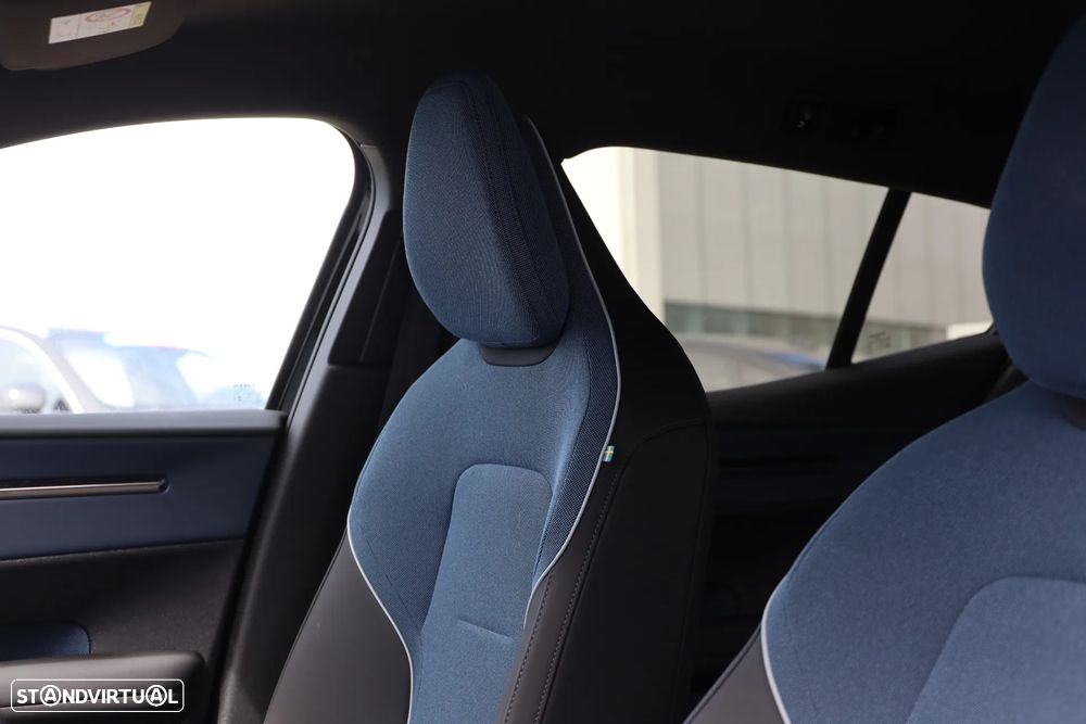 Volvo EX30 Single Motor Extended Range RWD Plus - 7