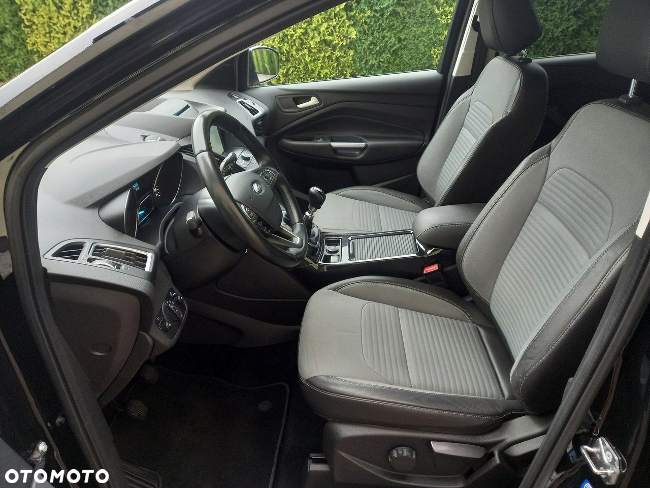 Ford Kuga 2.0 TDCi FWD Titanium Plus - 27