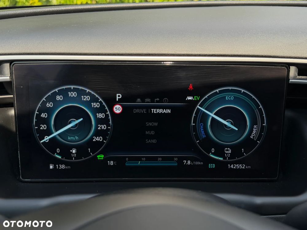 Hyundai Tucson 1.6 T-GDi HEV Executive 4WD - 28