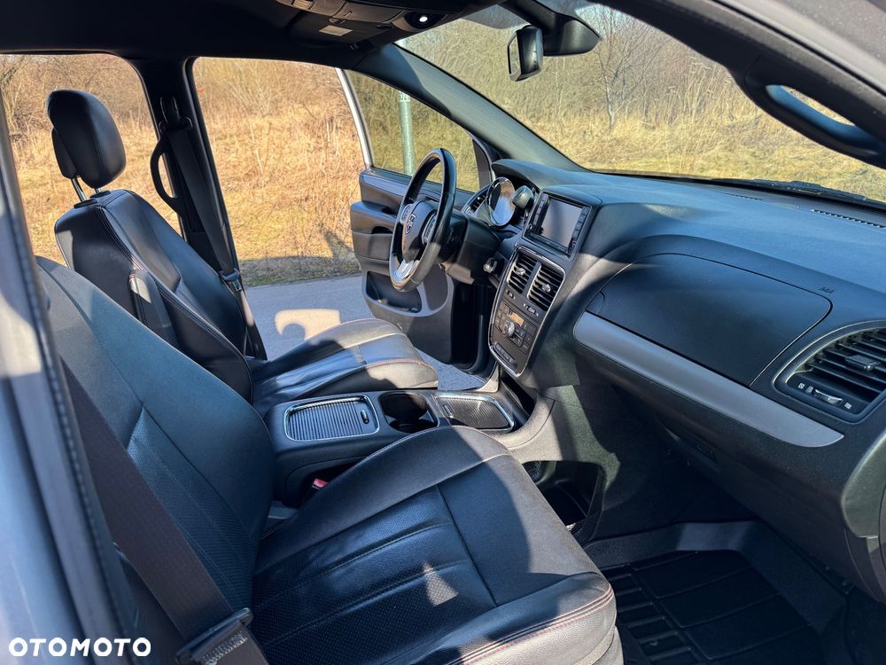 Dodge Grand Caravan - 15