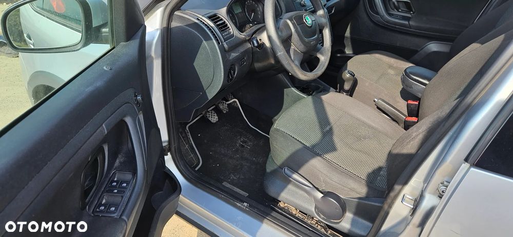 Skoda Roomster 1.2 TSI Scout PLUS EDITION - 7