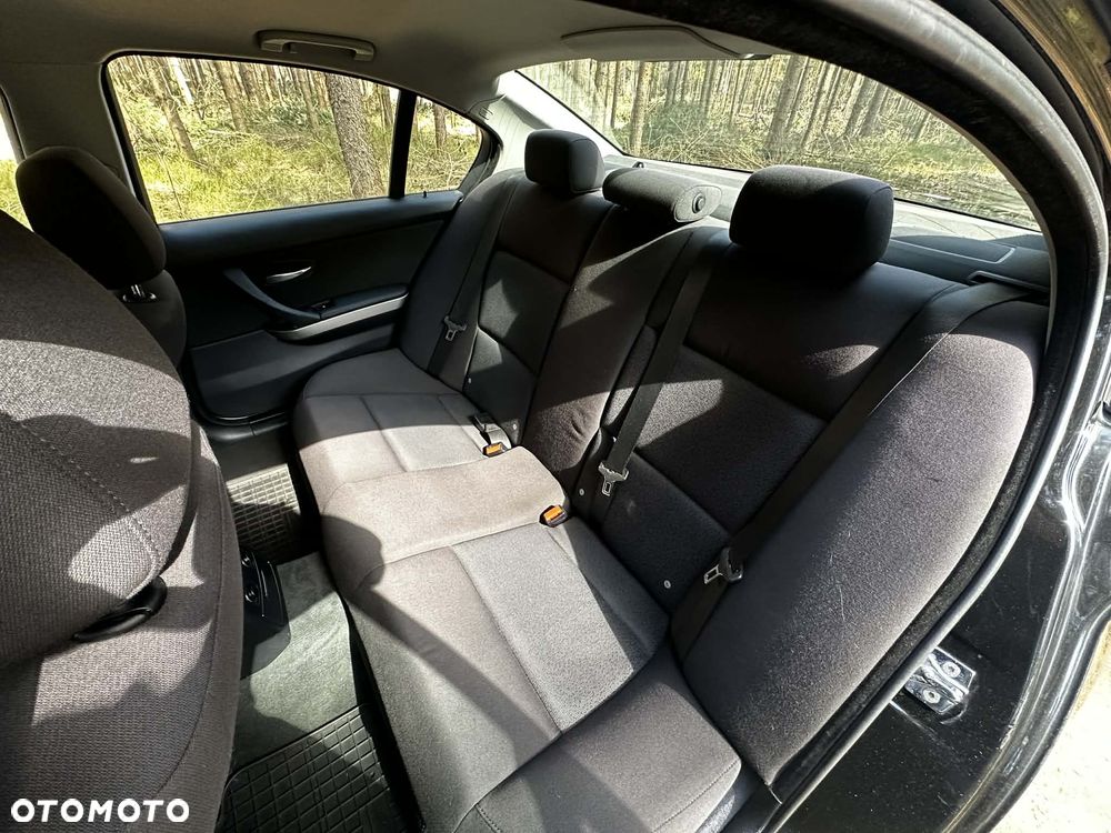 BMW Seria 3 318d DPF - 15