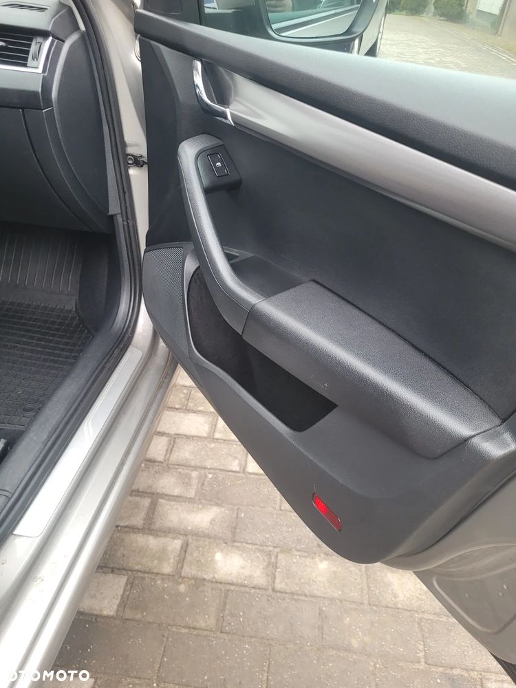 Skoda Octavia 1.0 TSI (Green tec) Joy - 27