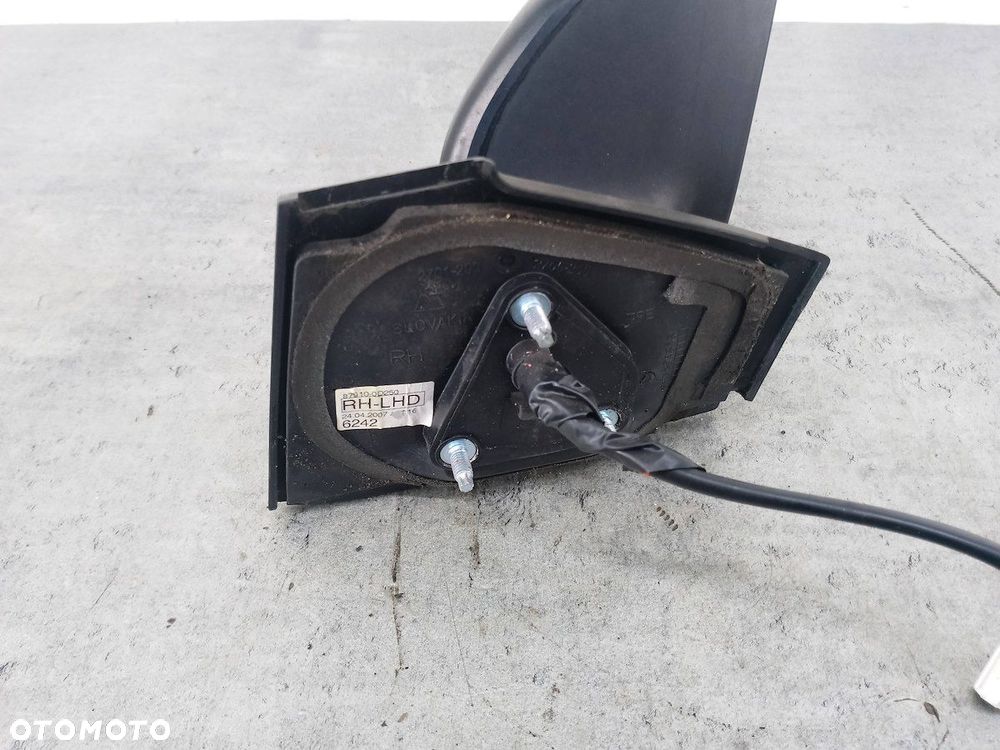 LUSTERKO PRAWE TOYOTA YARIS II 87910-0D250 3P0 - 6