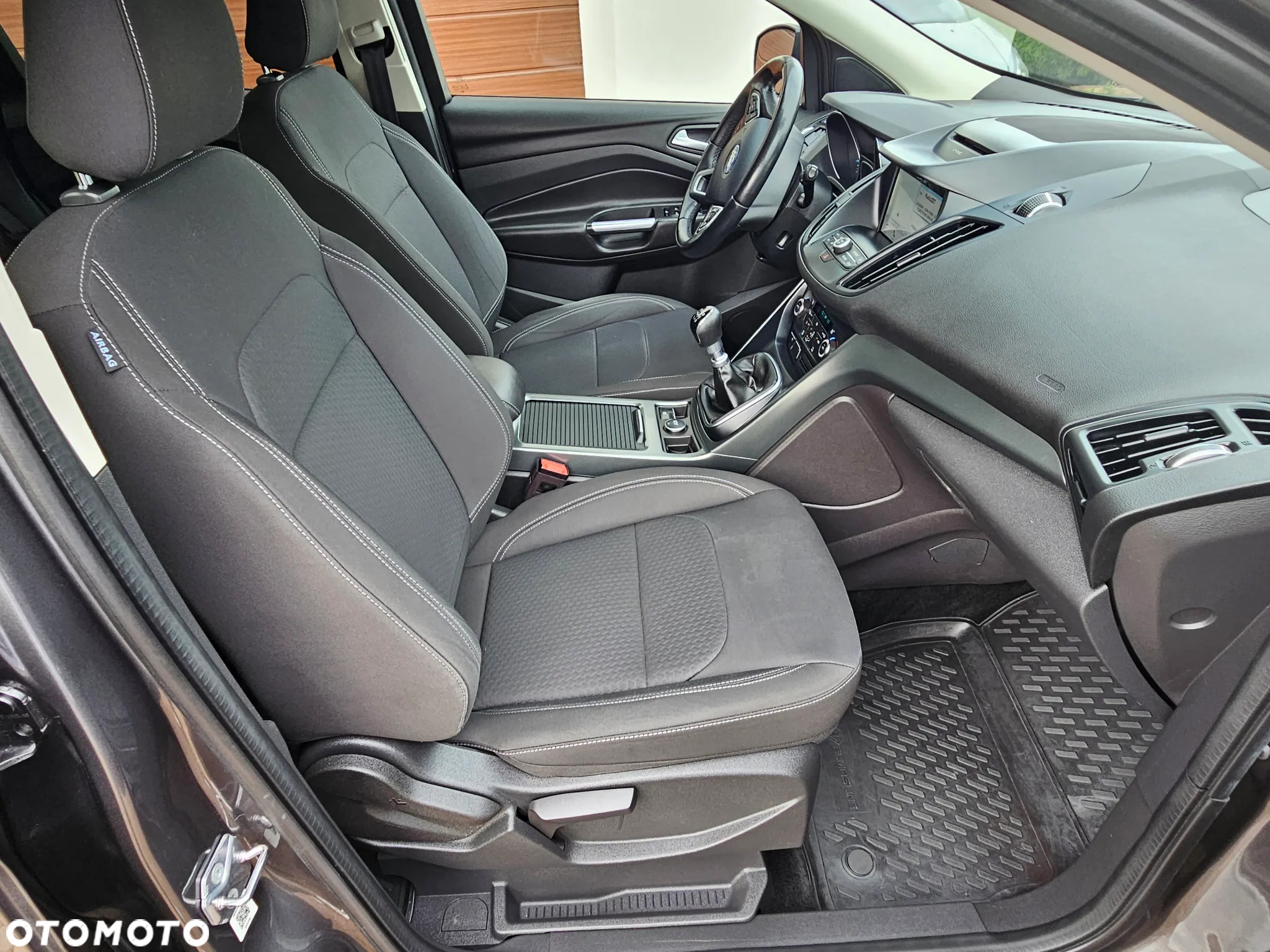 Ford Kuga - 17