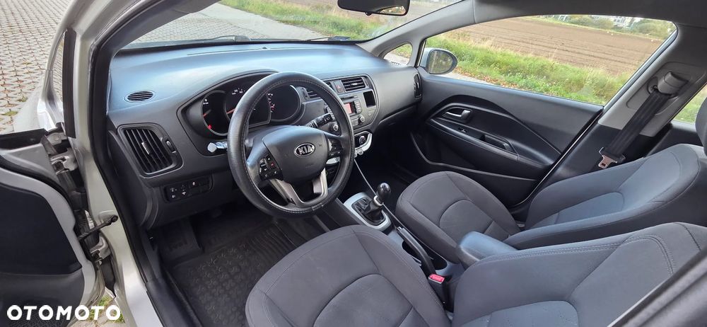 Kia Rio 1.4 M - 13