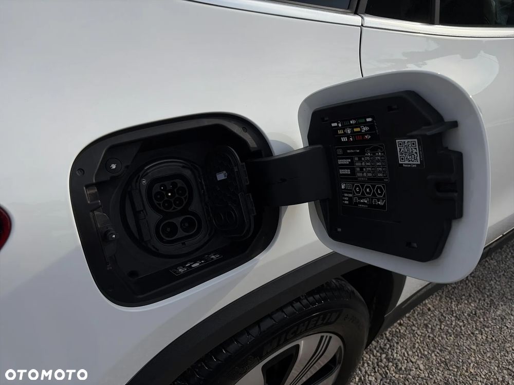 Mercedes-Benz EQA 300 66.5kWh 4-Matic AMG Line - 32