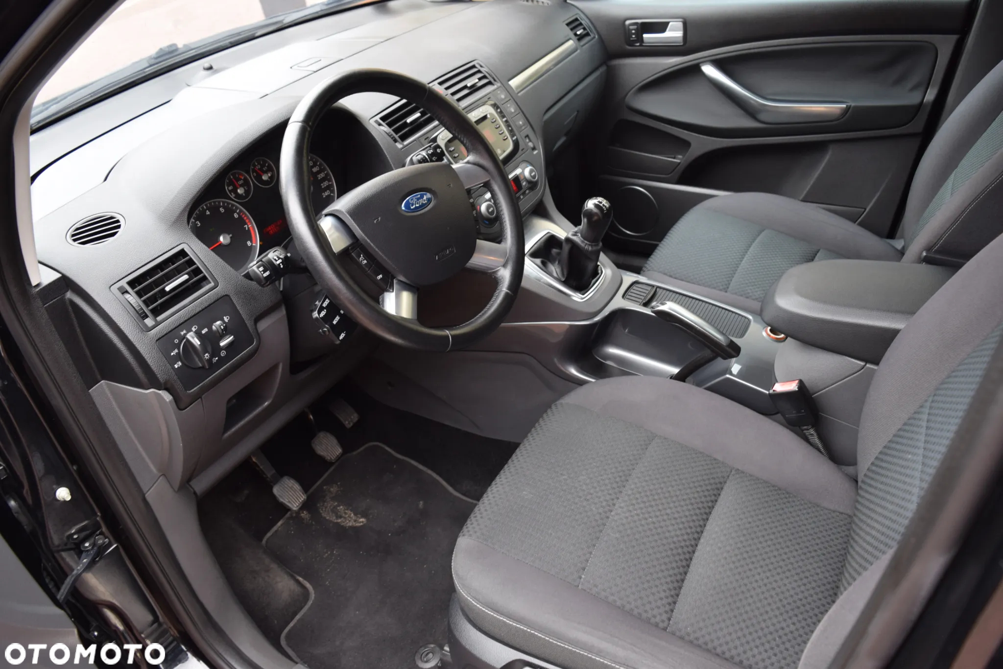 Ford C-MAX 1.8 Titanium - 23