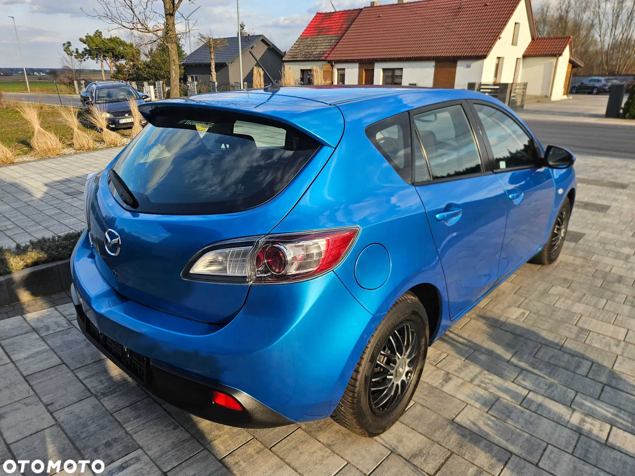 Mazda 3 1.6 Active + - 6