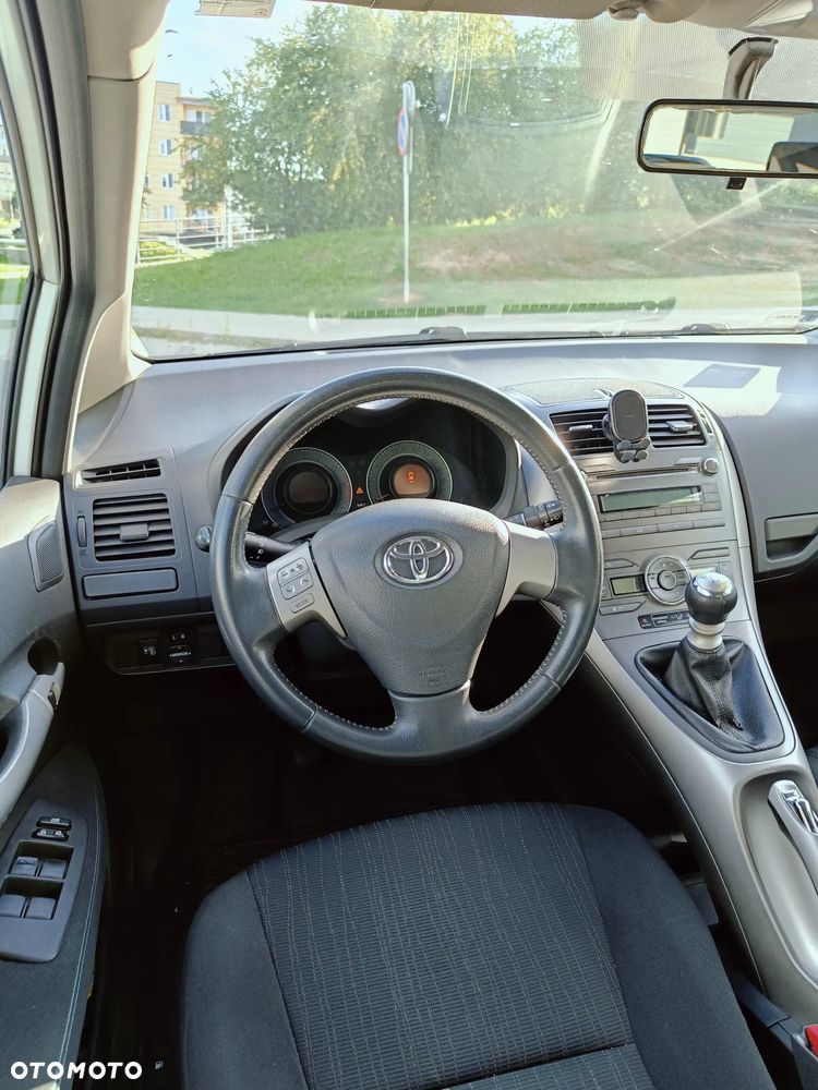 Toyota Auris 1.6 Sol - 6
