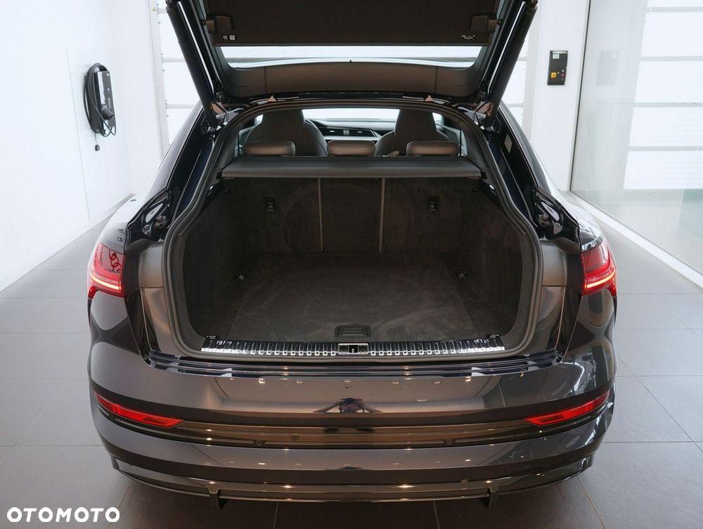Audi Q8 Sportback e-tron - 10