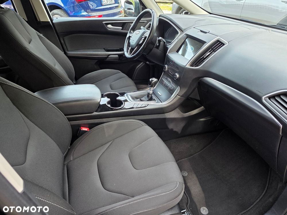 Ford S-Max - 13