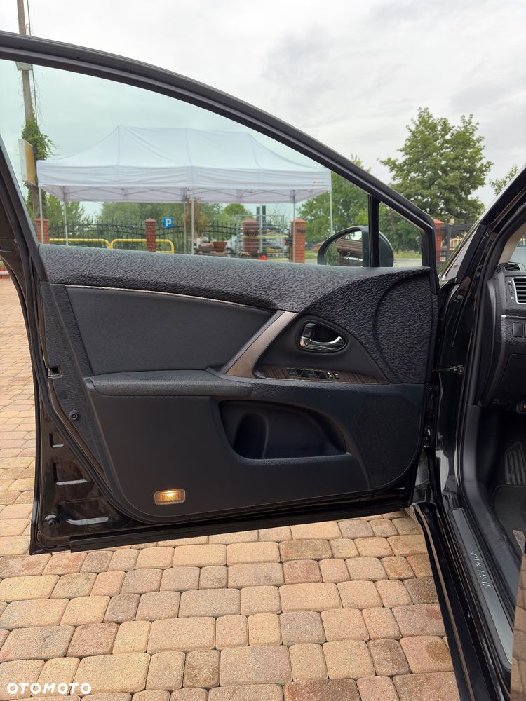 Toyota Avensis 2.0 D-4D Premium - 11