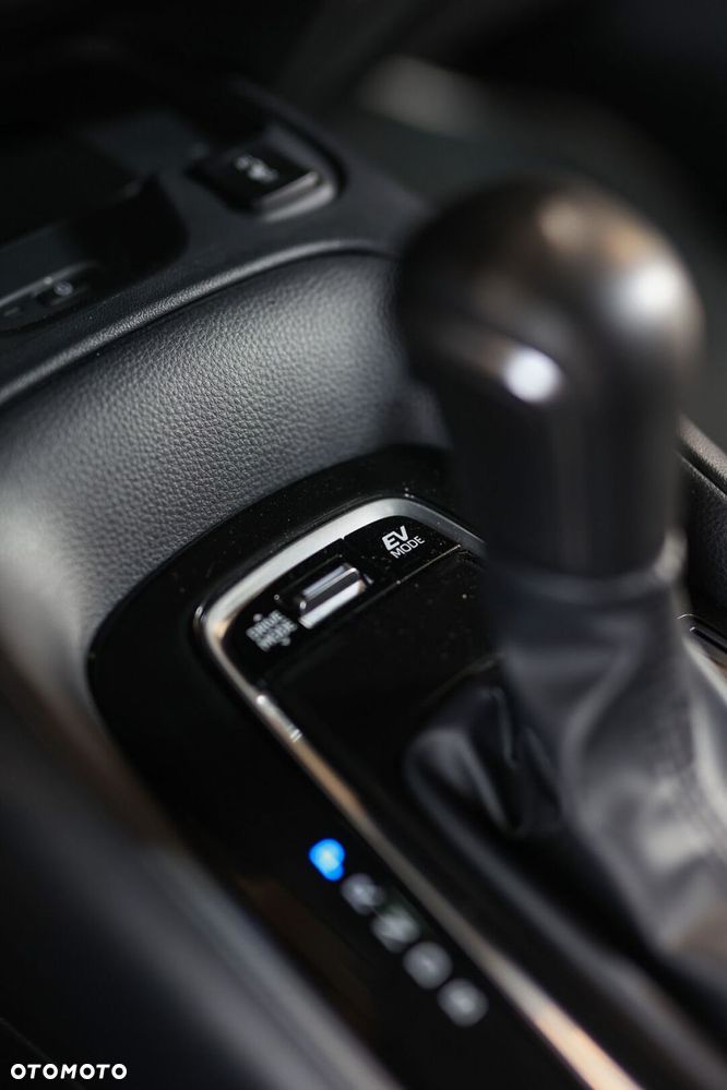 Toyota Corolla 1.8 Hybrid Comfort - 38