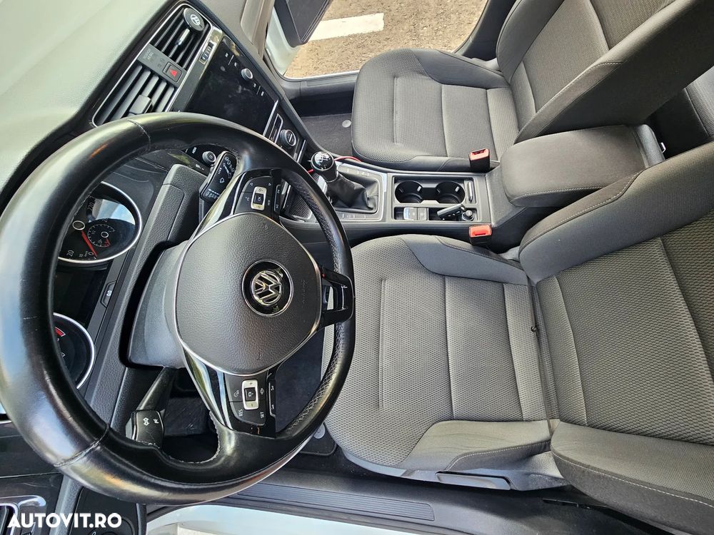 Volkswagen Golf 1.0 TSI Comfortline - 28