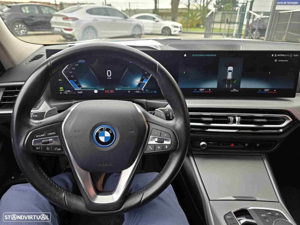 BMW 320 e Touring Auto - 8