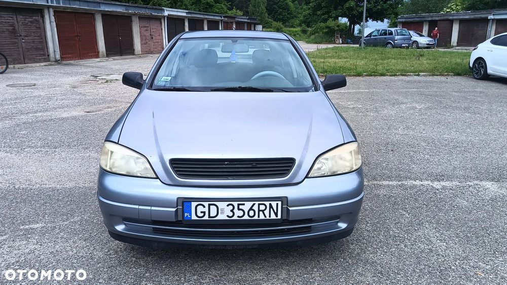Opel Astra 2009 photo 2