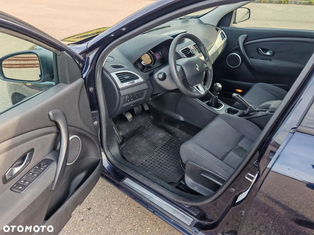 Renault Megane 1.9 dCi Dynamique Euro5 - 21
