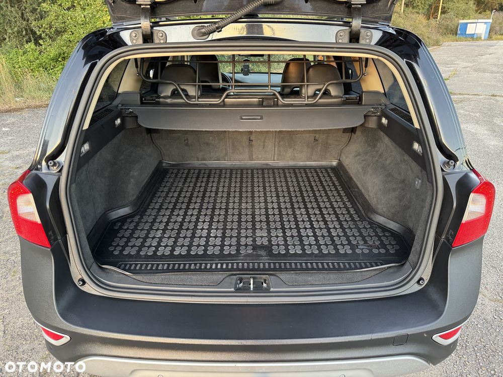Volvo XC 70 D5 AWD Summum - 8
