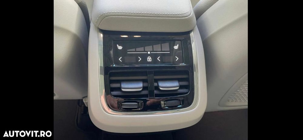 Volvo XC 60 B5 MHEV AT8 AWD Momentum Pro - 13
