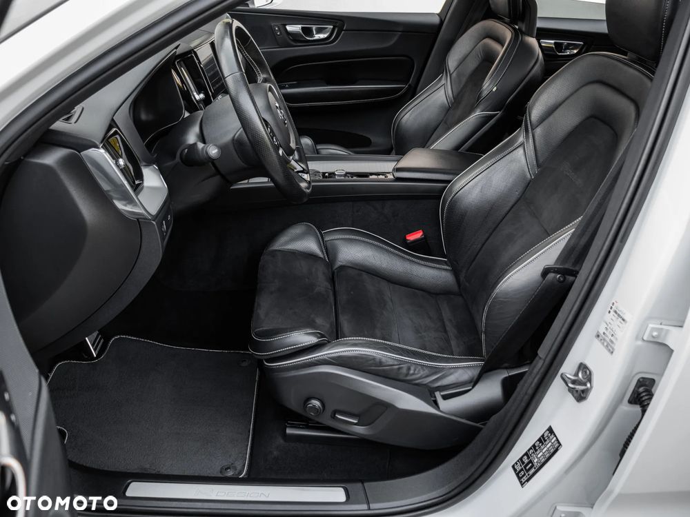 Volvo XC 60 D4 AWD Geartronic RDesign - 13