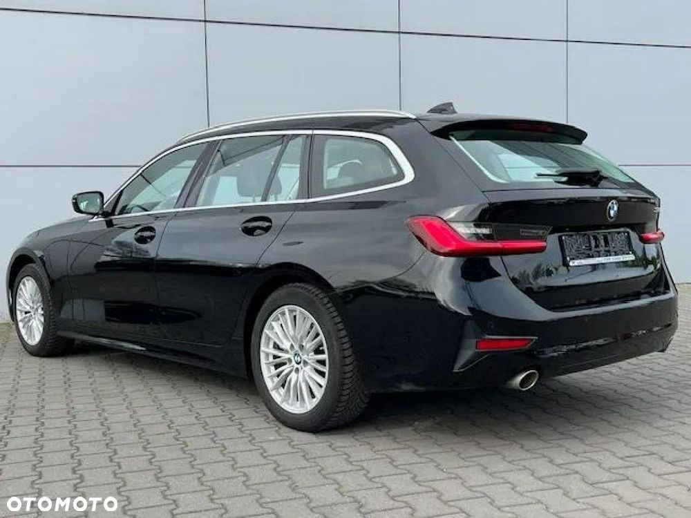 BMW Seria 3 318d Sport Line - 10