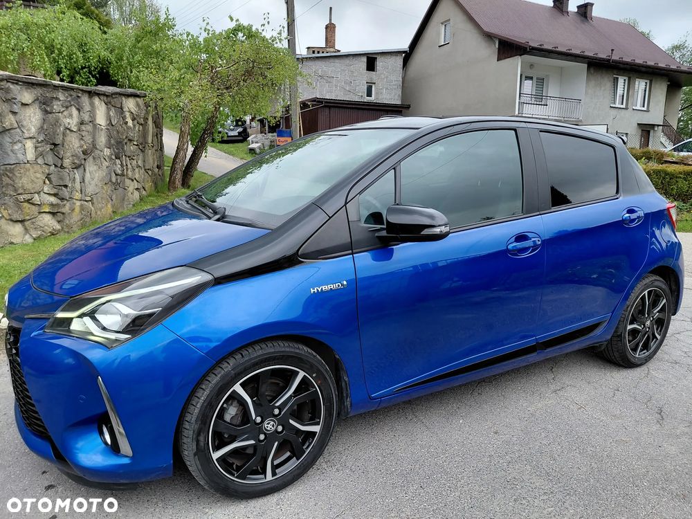 Toyota Yaris Hybrid 100 Selection Platinum - 10