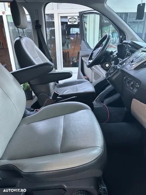 Ford Tourneo Custom 300 L2H1 VA Titanium - 18