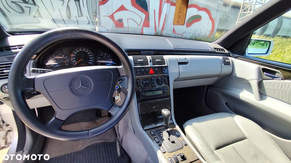 Mercedes-Benz Klasa E 320 Avantgarde - 14