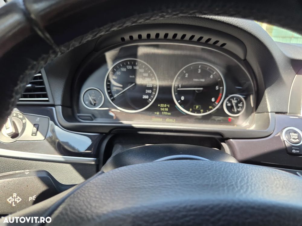 BMW Seria 5 520d xDrive - 9