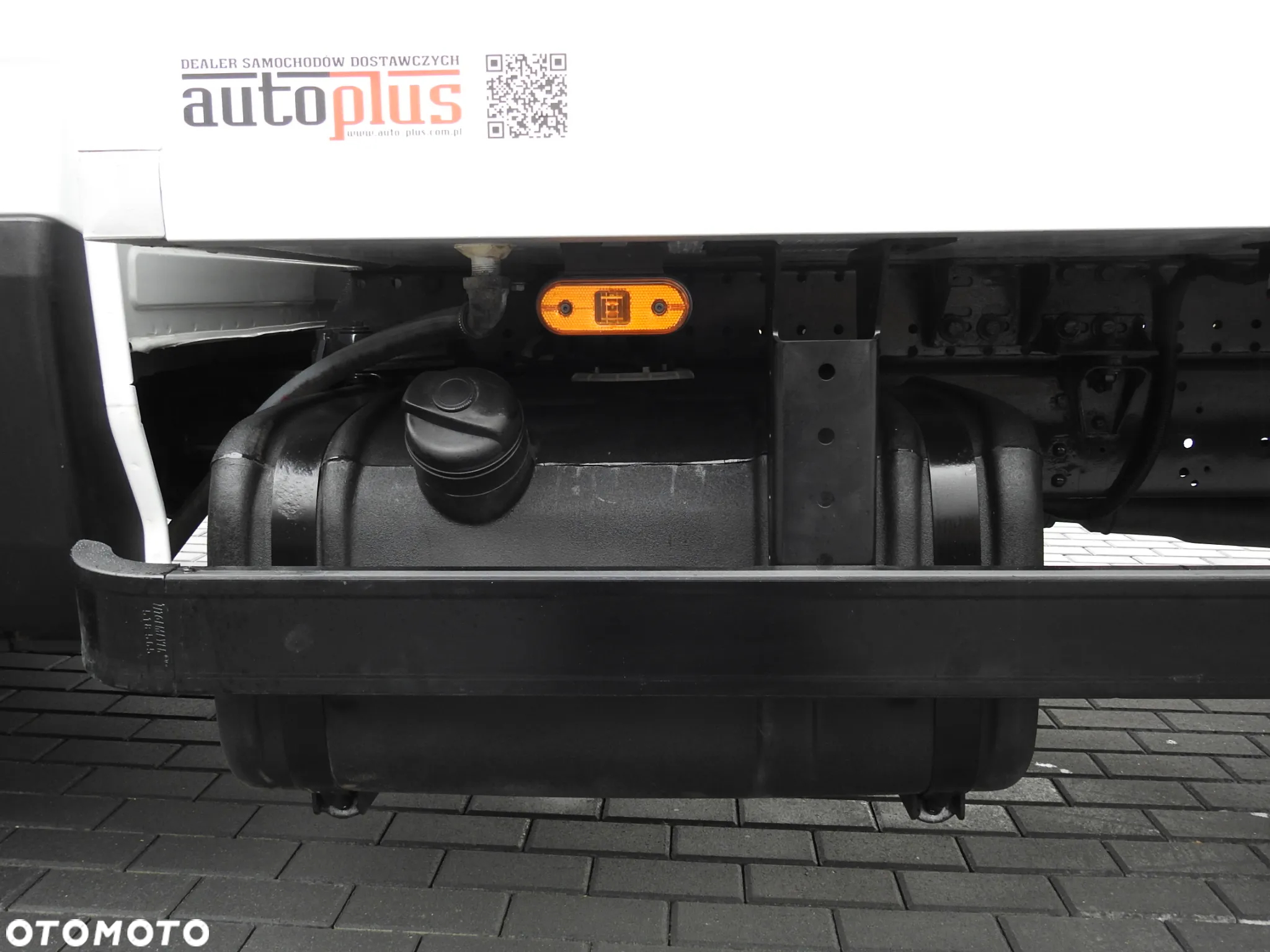 Iveco DAILY 70C17 CHŁODNIA 0*C WINDA 9 PALET ZASILANIE 230V TEMPOMAT KLIMATYZACJA PNEUMATYKA AUTOMAT HI-MATIC BLIŹNIACZE KOŁA 170KM [ 105235 ] - 24