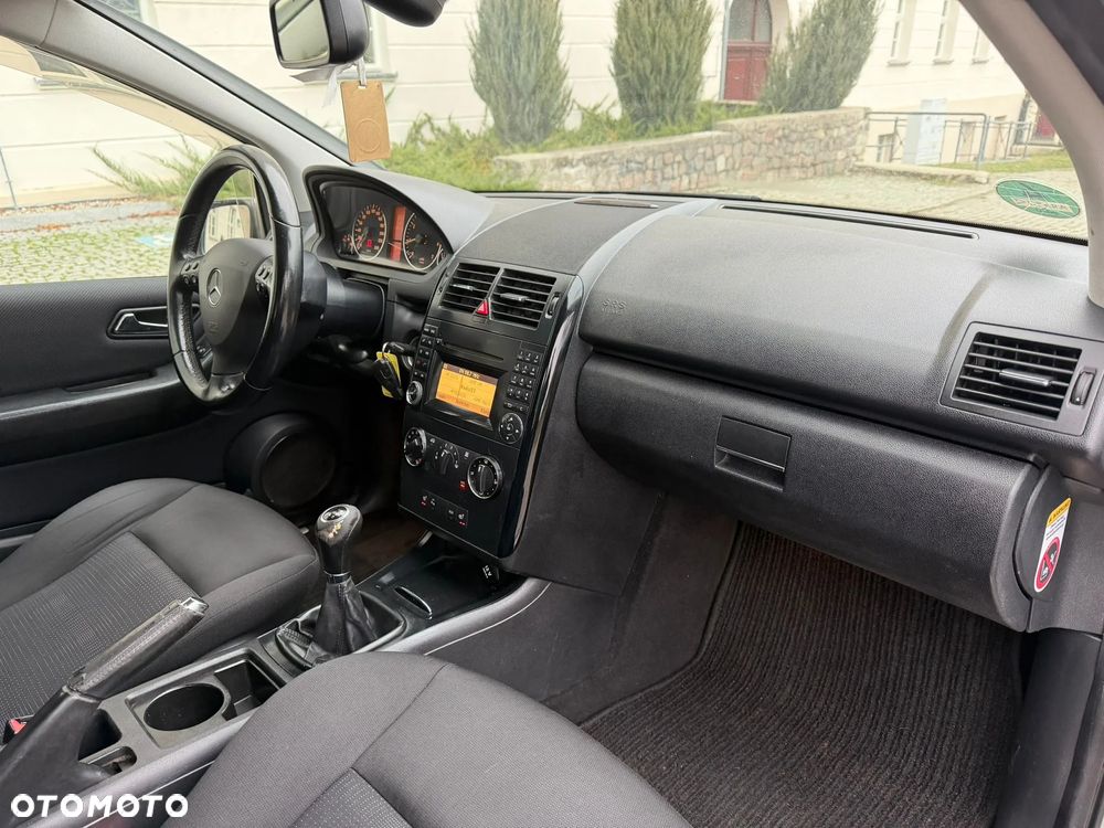 Mercedes-Benz Klasa A 150 BlueEFFICIENCY Elegance - 17