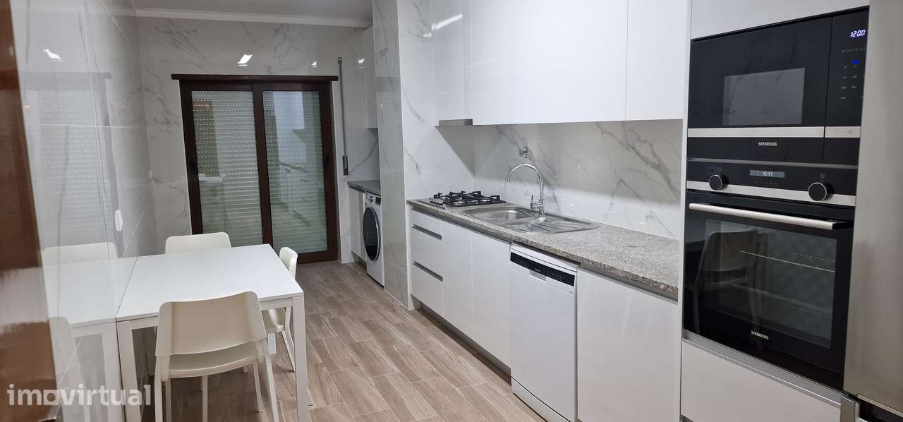 Excelente Quarto com Varanda privada junto do Bragaparque - Grande imagem: 2/12