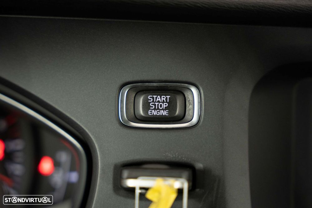 Volvo V40 Cross Country 1.6 D2 Momentum - 19