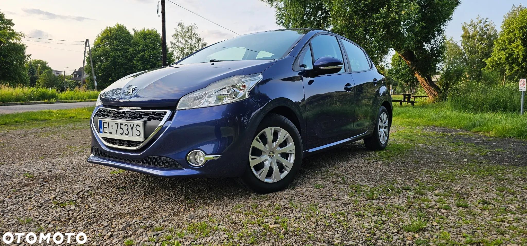Peugeot 208 - 1
