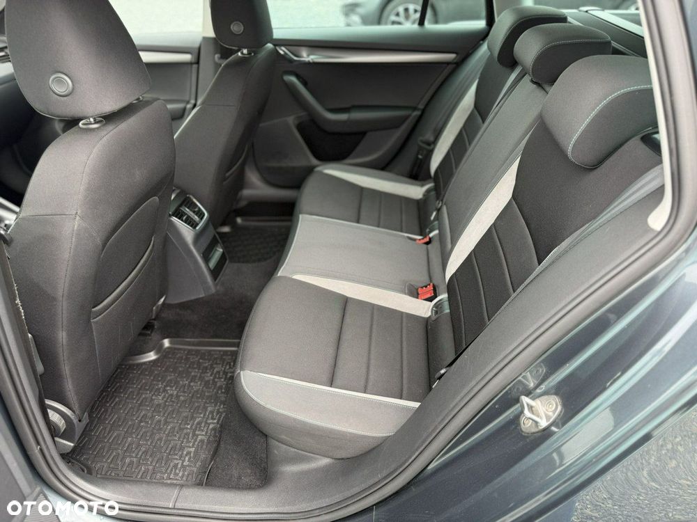 Skoda Octavia Combi 2.0 TDI (Green tec) DSG Joy - 31